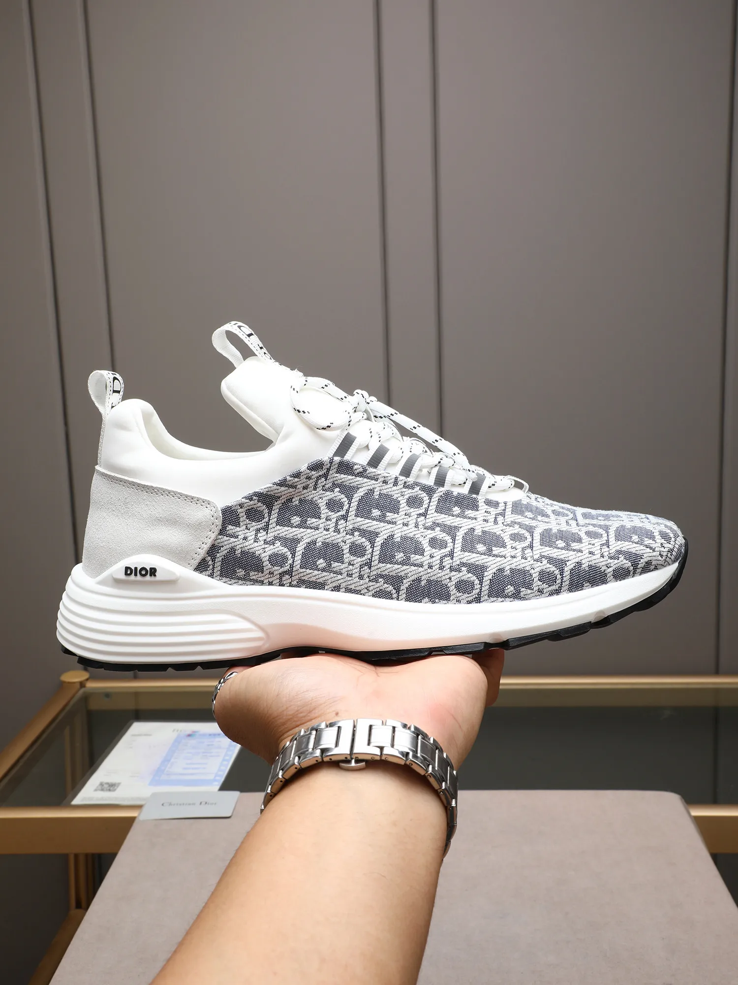 Men's shoes 💰440 💰Dior [Dior] 😘😘High-end series of casual men's shoes, simple and elegant👍👍👍The upper is made of first-layer genuine leather spliced ​​with Dior's special material [sun][sun]; imported first-layer sheepskin lining; special outsole, wear-resistant, lightweight, the overall design is harmonious and unified without lacking personality 👣🌟✨You deserve it! 3 colors😍Sizes 38~44. (45 custom-made) The picture above is a big seller🔥🔥🔥